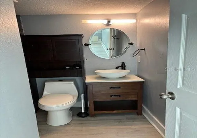 Listing Photo 5 - Condo for sale in building located at 4127 Dolphin Dr, TAMPA, FL 33617 - Unit #4127