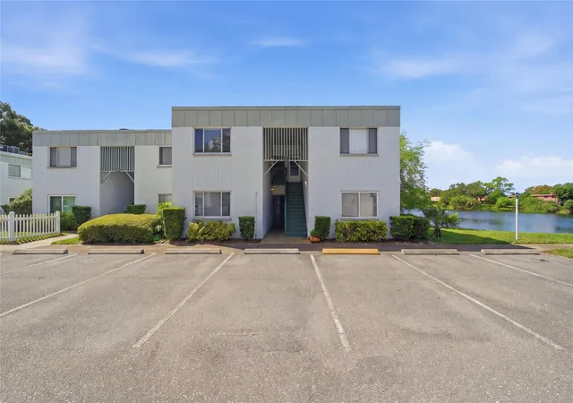 Condo for sale at 811 N Keene Rd #V7, CLEARWATER, FL 33755 | MLS# TB8545664