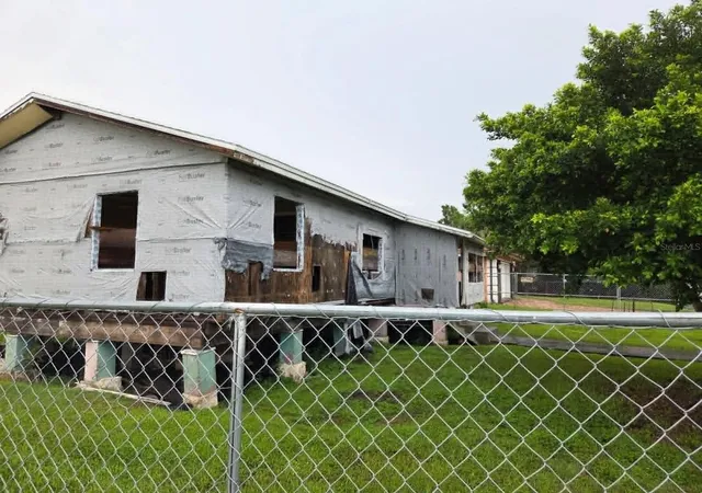 Photo 3 of Single family home for sale at 397 Annona Ave, Pahokee, FL 33476 | MLS# TB8545667 | Listing updated on 2026-10-20