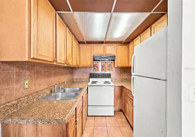 Photo 4 of Townhouse for sale at 5709 Townhouse Dr, New Port Richey, FL 34652 | MLS# W7889224 | Listing updated on 2026-10-06