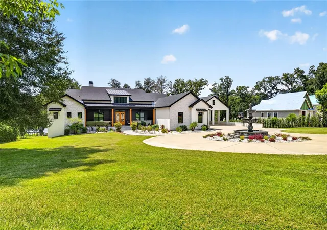 Photo 2 of Mansion for sale at 13323 Happy Hl Rd, Dade City, FL 33525 | MLS# TB8545689 | Listing updated on 2026-09-05