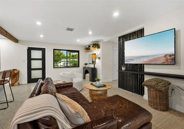 Photo 3 of Single family home for sale at 2410 Valencia Dr, Sarasota, FL 34239 | MLS# A4705120 | Listing updated on 2026-09-05