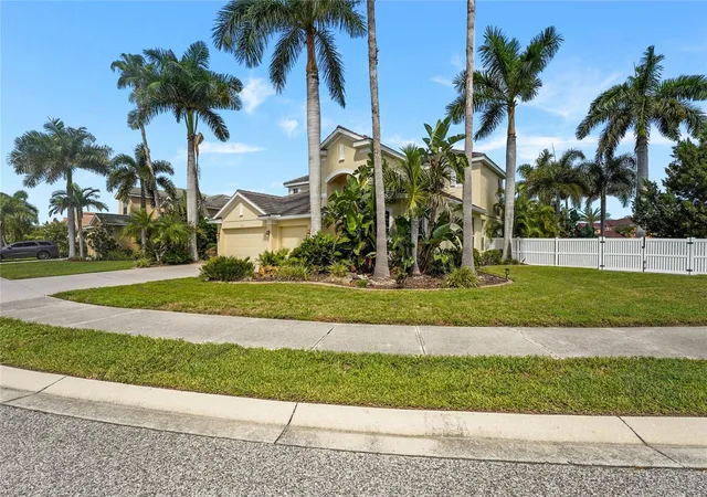 Photo 2 of Single family home for sale at 1729 Pinyon Pine Dr, Sarasota, FL 34240 | MLS# A4705126 | Listing updated on 2026-09-12