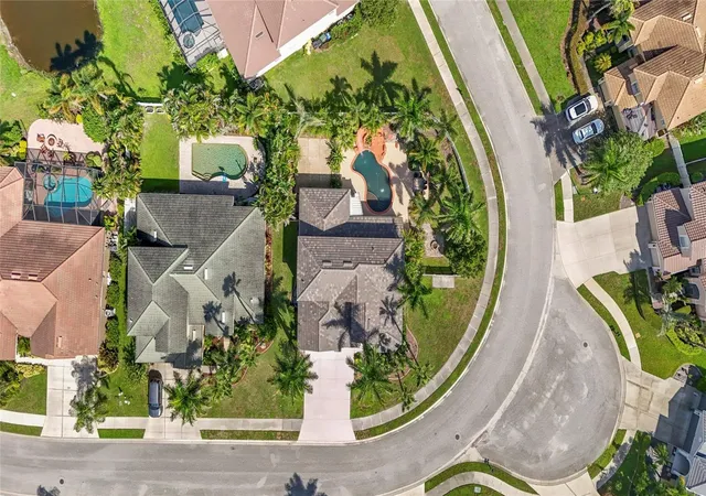 Photo 3 of Single family home for sale at 1729 Pinyon Pine Dr, Sarasota, FL 34240 | MLS# A4705126 | Listing updated on 2026-09-12
