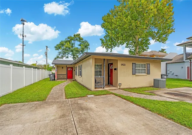 Photo 3 of Sale Pending at 1421 Michigan Ave, Winter Park, FL 32789 | MLS# O6439296 | Listing updated on 2026-09-30
