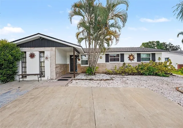 Photo 1 of Single family home for sale at 8911 113th Street, Seminole, FL 33772 | MLS# TB8545720 | Listing updated on 2026-10-08