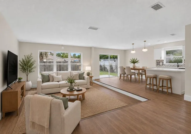 Photo 2 of Single family home for sale at 31 Winding Ridge Rd, Casselberry, FL 32707 | MLS# O6439308 | Listing updated on 2026-09-05