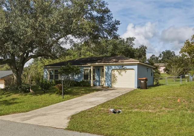 Photo 3 of Single family home for sale at 6 Hickory Trak Way, Ocala, FL 34472 | MLS# OM731731 | Listing updated on 2026-09-19