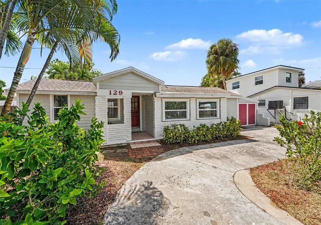 Photo 3 of Single family home for sale at 129 94th Avenue, Treasure Island, FL 33706 | MLS# TB8545737 | Listing updated on 2026-09-28