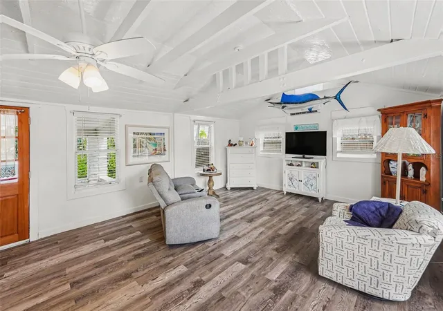 Photo 4 of Single family home for sale at 129 94th Avenue, Treasure Island, FL 33706 | MLS# TB8545737 | Listing updated on 2026-09-28