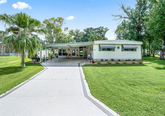 Manufactured home for sale at 41 Big Oak Ln, WILDWOOD, FL 34785 | MLS# G5117410