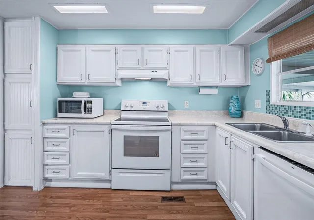 Photo 3 of Manufactured home for sale at 41 Big Oak Ln, Wildwood, FL 34785 | MLS# G5117410 | Listing updated on 2026-09-06