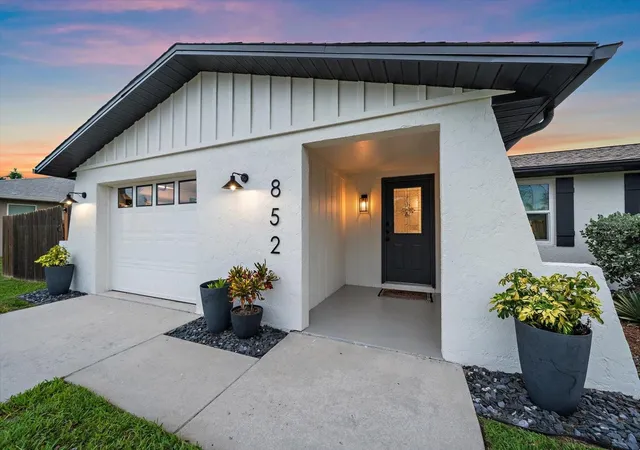 Photo 2 of Single family home for sale at 852 Acadia Rd, Venice, FL 34293 | MLS# N6145619 | Listing updated on 2026-10-21