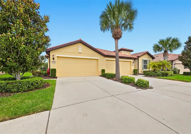 Photo 1 of Single family home for sale at 5465 Sunset Fls Dr, Apollo Beach, FL 33572 | MLS# TB8545742 | Listing updated on 2026-09-06