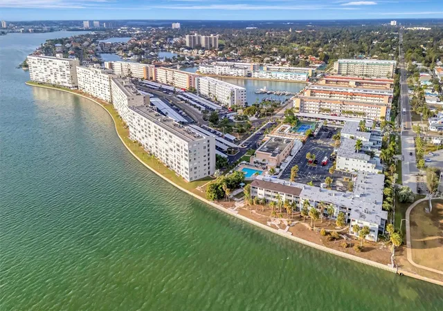 Listing Photo 2 - Condo for sale in building located at 3010 59Th St S, Gulfport, FL 33707 - Unit #306