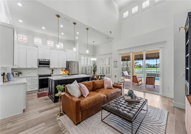 Photo 3 of Single family home for sale at 2548 Laurel Glen Dr, Lakeland, FL 33803 | MLS# L4964848 | Listing updated on 2026-09-12