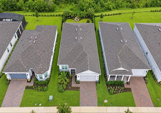 Photo 3 of Single family home for sale at 2511 Pine Preserve Ct, Saint Cloud, FL 34771 | MLS# O6439329 | Listing updated on 2026-09-06