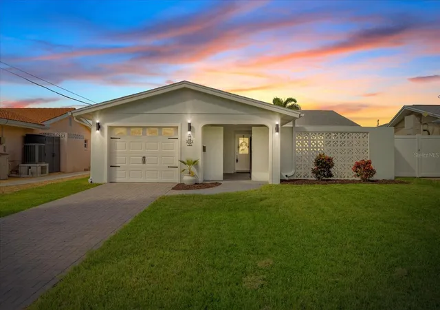 Photo 1 of Single family home for sale at 3961 Headsail Dr, New Port Richey, FL 34652 | MLS# W7889230 | Listing updated on 2026-09-11