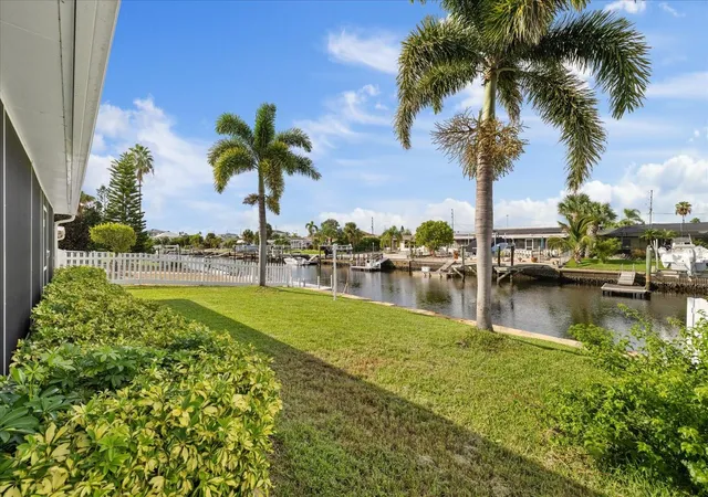 Photo 4 of Single family home for sale at 3961 Headsail Dr, New Port Richey, FL 34652 | MLS# W7889230 | Listing updated on 2026-09-15