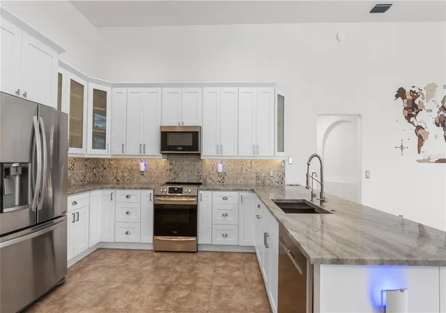 Photo 2 of Single family home for sale at 5924 Cherry Oak Dr, Valrico, FL 33596 | MLS# TB8545761 | Listing updated on 2026-10-08