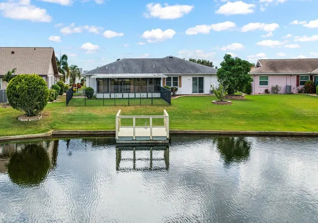 Photo 3 of Single family home for sale at 1519 Fort Duquesna Dr, Sun City Center, FL 33573 | MLS# TB8545763 | Listing updated on 2026-10-07