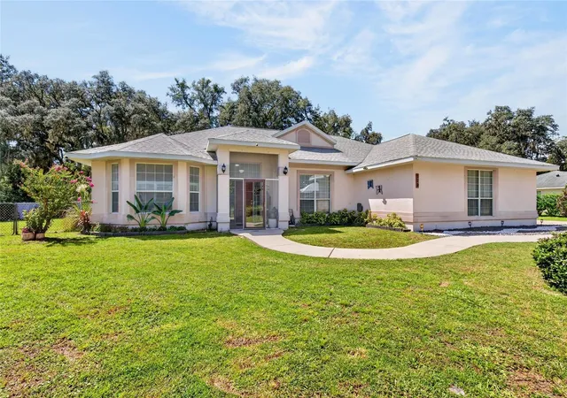 Photo 2 of Single family home for sale at 129 Bahia Tr, Ocala, FL 34472 | MLS# OM731740 | Listing updated on 2026-09-05