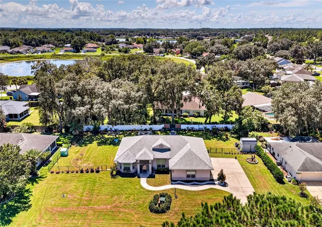 Photo 3 of Single family home for sale at 129 Bahia Tr, Ocala, FL 34472 | MLS# OM731740 | Listing updated on 2026-09-05