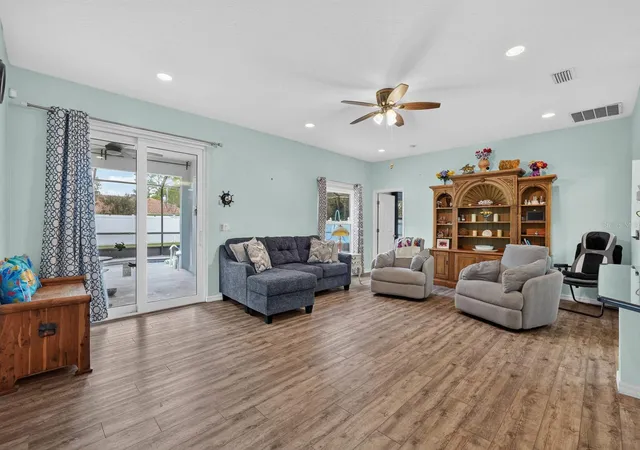 Photo 2 of Single family home for sale at 20 Royal Palm Ln, Palm Coast, FL 32164 | MLS# V4951138 | Listing updated on 2026-09-12