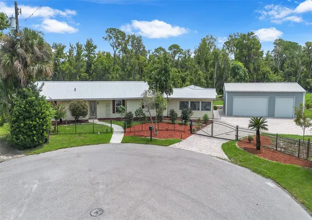 Photo 2 of Single family home for sale at 507 Phyllis Cir, Eustis, FL 32726 | MLS# O6439349 | Listing updated on 2026-09-05