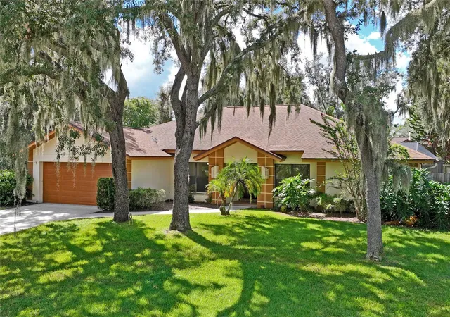 Photo 2 of Single family home for sale at 2715 Laurel Oak Dr, Plant City, FL 33566 | MLS# TB8545802 | Listing updated on 2026-09-06