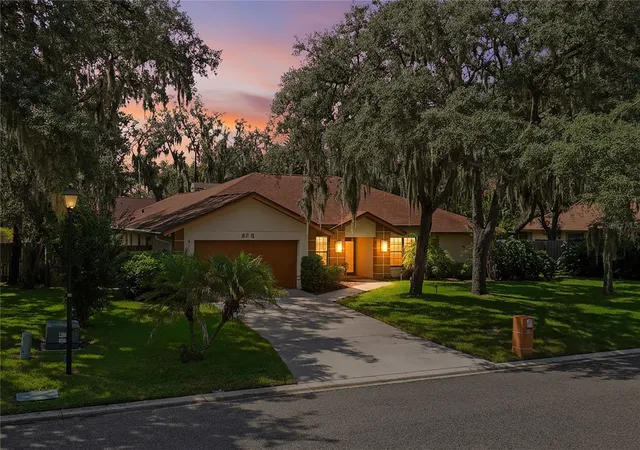 Photo 3 of Single family home for sale at 2715 Laurel Oak Dr, Plant City, FL 33566 | MLS# TB8545802 | Listing updated on 2026-09-06