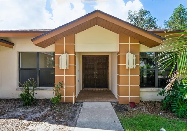 Photo 4 of Single family home for sale at 2715 Laurel Oak Dr, Plant City, FL 33566 | MLS# TB8545802 | Listing updated on 2026-09-06
