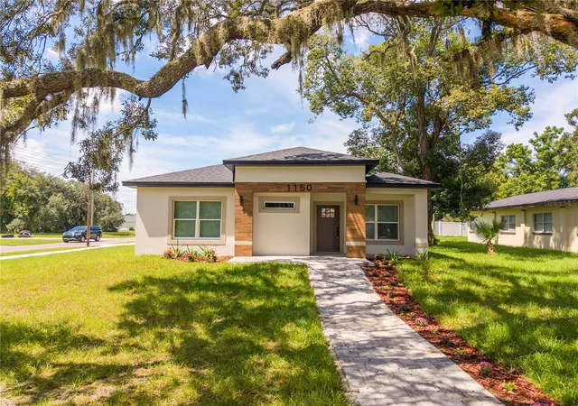 Photo 2 of Single family home for sale at 1150 S Central Ave, Apopka, FL 32703 | MLS# O6439365 | Listing updated on 2026-09-19