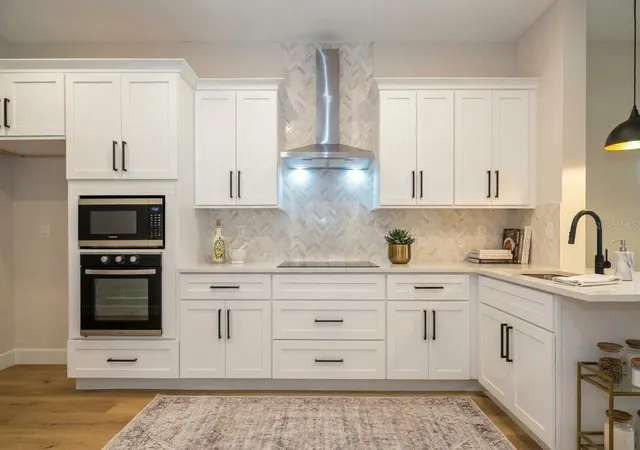Photo 4 of Single family home for sale at 1150 S Central Ave, Apopka, FL 32703 | MLS# O6439365 | Listing updated on 2026-09-19