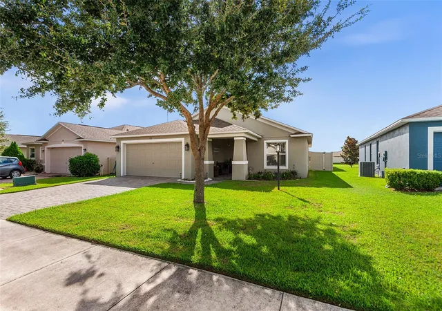 Photo 2 of Single family home for sale at 171 Lake Mariana Pl, Auburndale, FL 33823 | MLS# L4964851 | Listing updated on 2026-10-04
