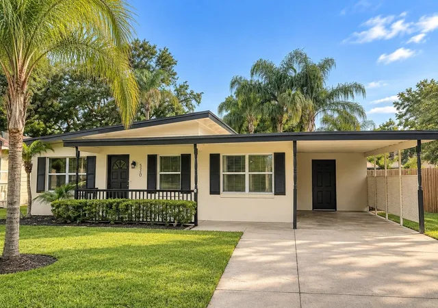 Photo 2 of Sale Pending at 520 Oakhurst St, Altamonte Springs, FL 32701 | MLS# O6439374 | Listing updated on 2026-09-27