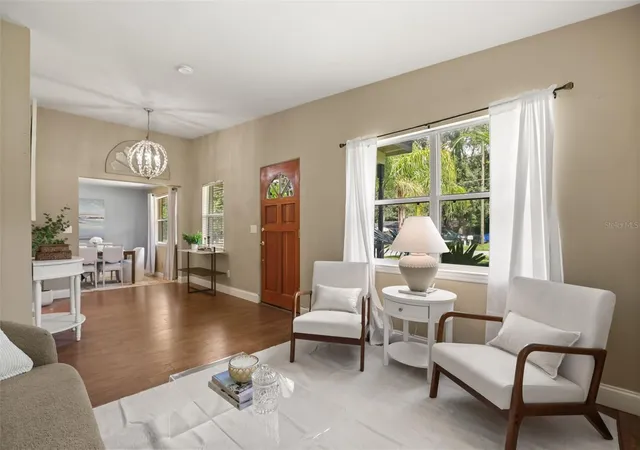 Photo 4 of Sale Pending at 520 Oakhurst St, Altamonte Springs, FL 32701 | MLS# O6439374 | Listing updated on 2026-09-27