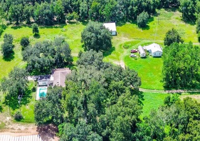 Photo 2 of Single family home for sale at 11327 Carter Grv Ln, Thonotosassa, FL 33592 | MLS# TB8545827 | Listing updated on 2026-10-02