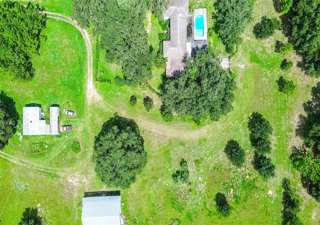 Photo 3 of Single family home for sale at 11327 Carter Grv Ln, Thonotosassa, FL 33592 | MLS# TB8545827 | Listing updated on 2026-10-02