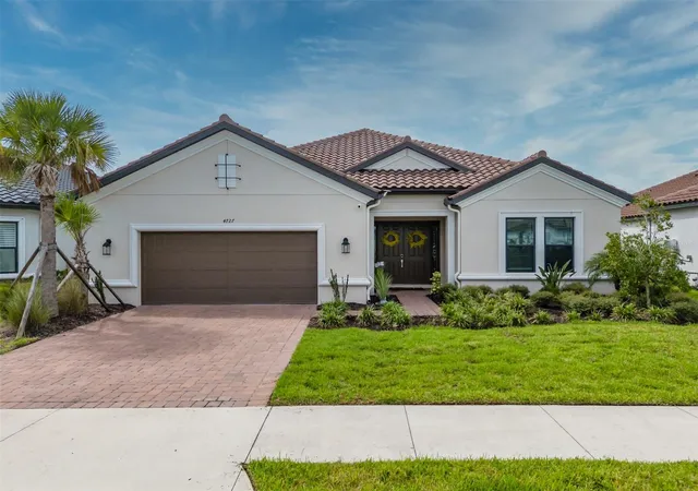 Photo 2 of Single family home for sale at 4727 Freccia Loop, Wesley Chapel, FL 33543 | MLS# TB8545830 | Listing updated on 2026-10-05