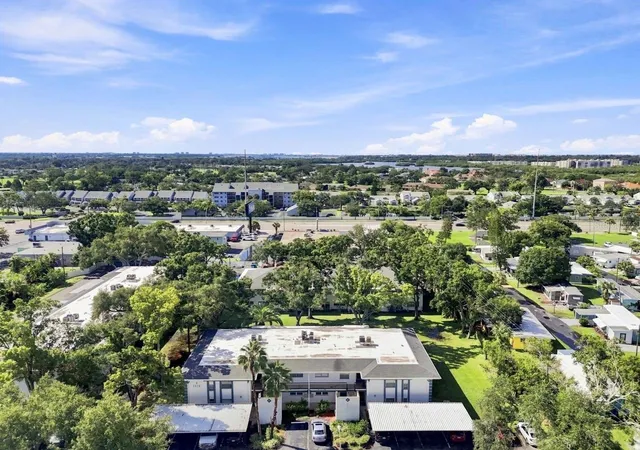 Listing Photo 2 - Condo for sale in building located at 7570 92Nd St, SEMINOLE, FL 33777 - Unit #203C