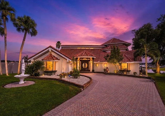 Single family home for sale at 11609 Carrollwood Dr, TAMPA, FL 33618 | MLS# TB8545837