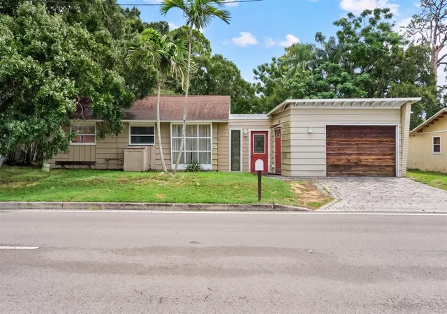 Photo 1 of Single family home for sale at 4225 Swift Rd, Sarasota, FL 34231 | MLS# A4705165 | Listing updated on 2026-09-14