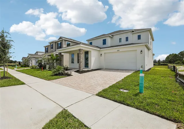 Photo 2 of Single family home for sale at 5201 Chattahoochee Bnd, Saint Cloud, FL 34771 | MLS# O6439384 | Listing updated on 2026-09-05