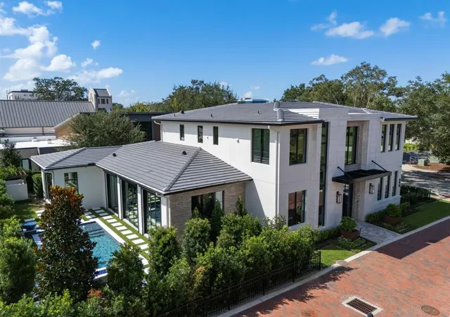 Photo 3 of Mansion for sale at 698 N New York Ave, Winter Park, FL 32789 | MLS# O6439388 | Listing updated on 2026-09-28