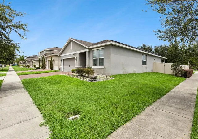 Photo 3 of Single family home for sale at 260 Whirlaway Dr, Davenport, FL 33837 | MLS# O6439402 | Listing updated on 2026-10-05