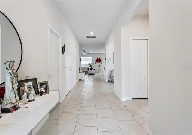 Photo 3 of Single family home for sale at 260 Whirlaway Dr, Davenport, FL 33837 | MLS# O6439402 | Listing updated on 2026-10-05