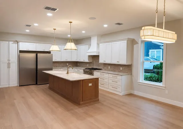 Photo 3 of Single family home for sale at 1911 SE 27th Road, Ocala, FL 34471 | MLS# OM731757 | Listing updated on 2026-09-05