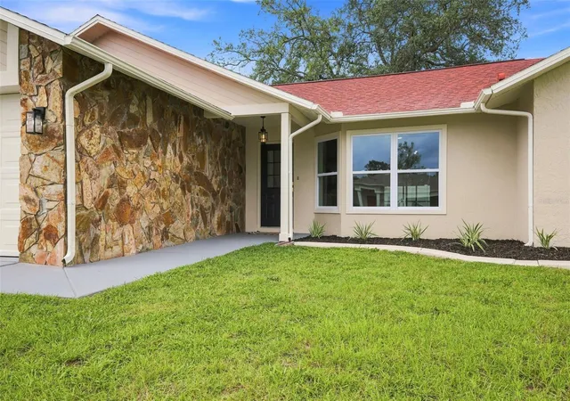 Photo 3 of Single family home for sale at 8161 Shalom Dr, Spring Hill, FL 34606 | MLS# W7889240 | Listing updated on 2026-09-08