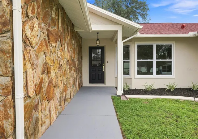 Photo 4 of Single family home for sale at 8161 Shalom Dr, Spring Hill, FL 34606 | MLS# W7889240 | Listing updated on 2026-09-08